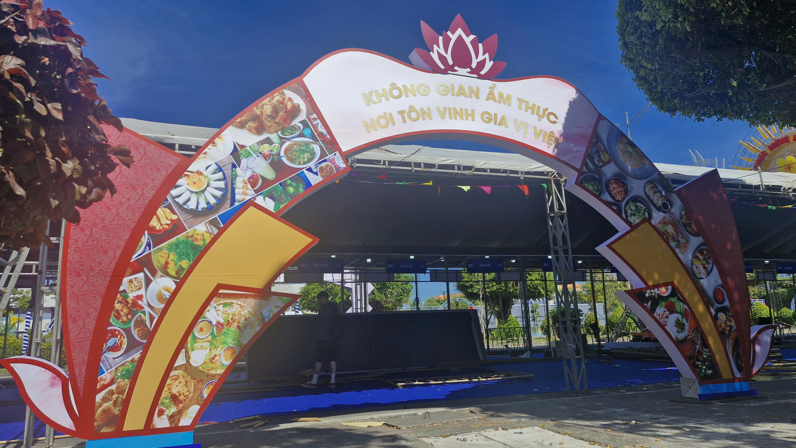 cổng chào cho các sự kiện của đơn vị VOV Media thiết kế thi công