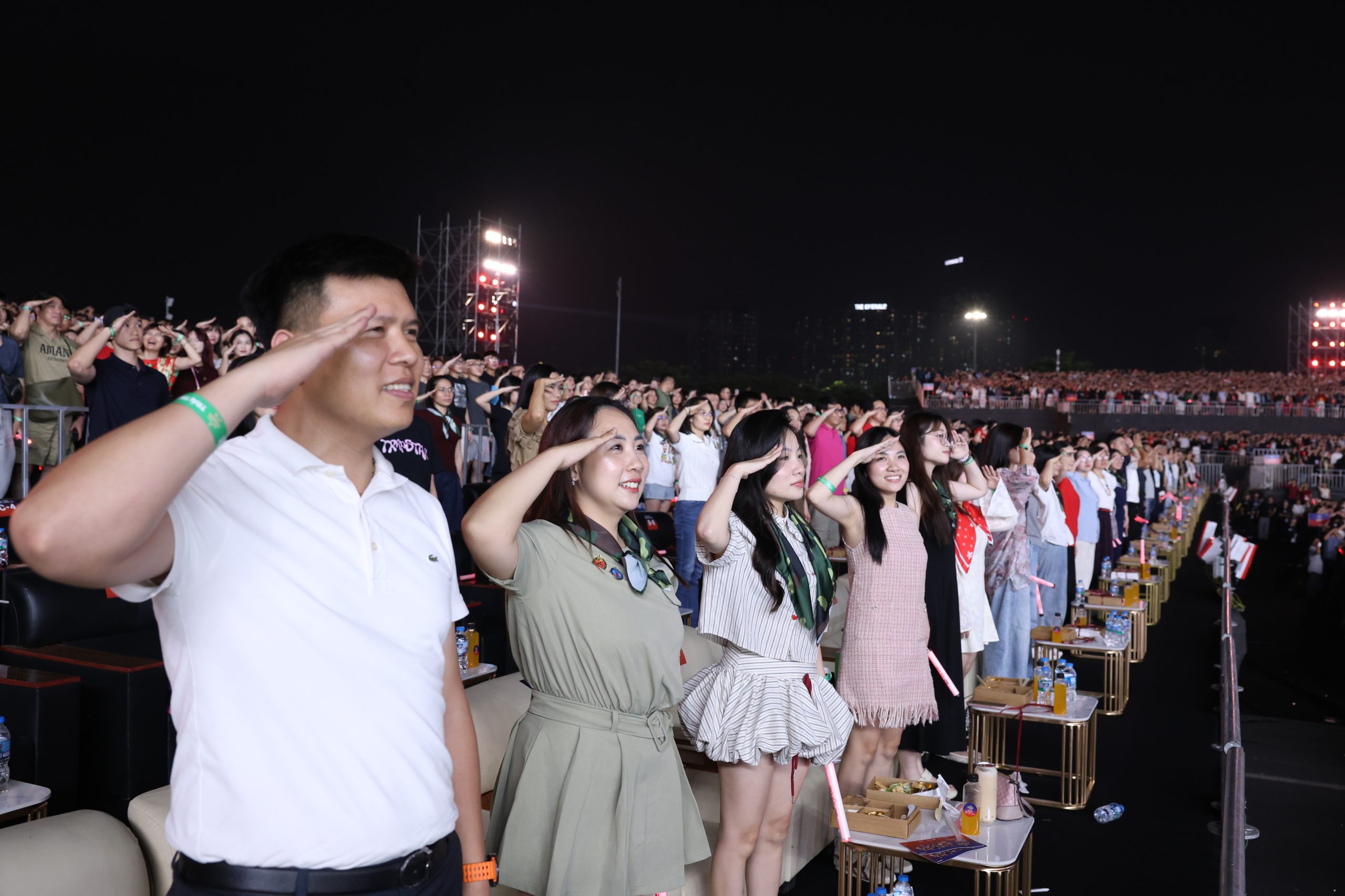 Sân khấu Cooncert sao nhập ngũ Day 2